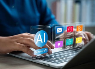 Principiante en criptomonedas aprendiendo las nociones básicas del comercio automatizado con IA